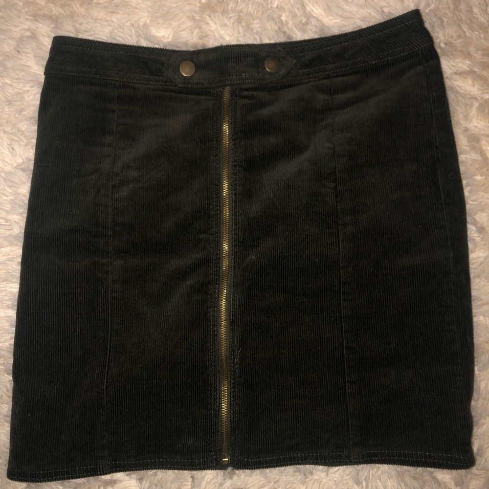 Green skirt NWOT